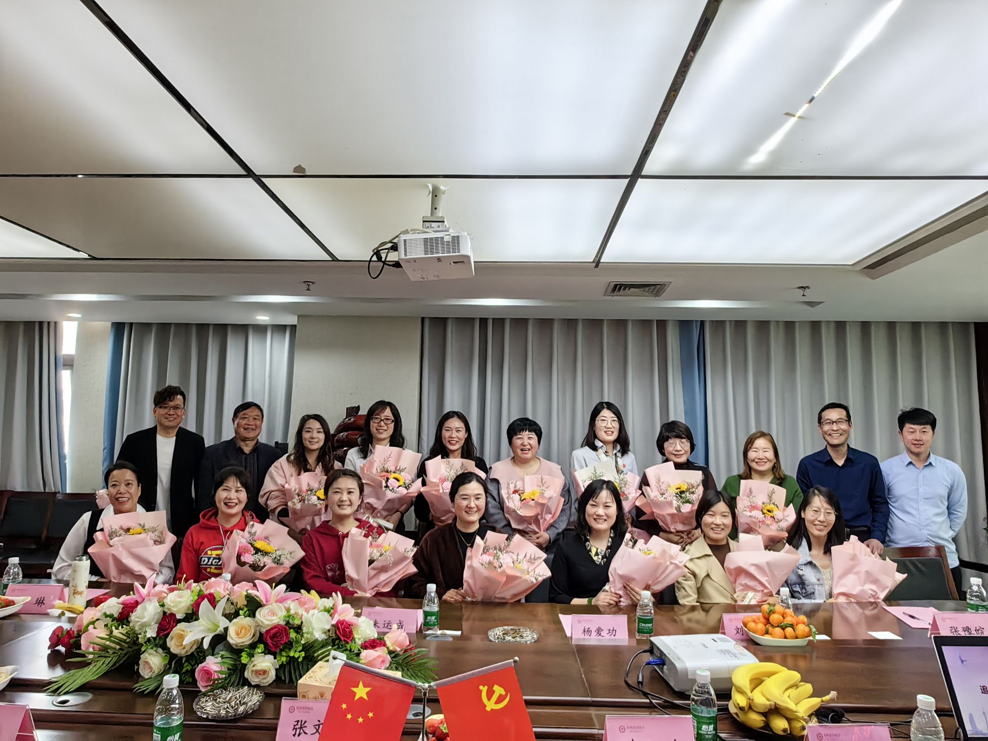 追梦二十大 · 巾帼绽芳华——我商会与郑州市民权商会联袂开展女神节联谊活动